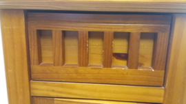 Mooie nachtkastjes in eikenhout / Nice bedsite tables in oak