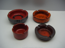 Mooie keramiek asbak in oranje / Nice  ashtray in orange ceramics