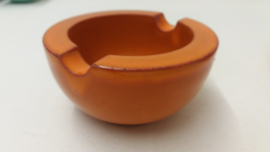 Setje asbakken in oranje glazuur  / Set ashtrays in orange glace