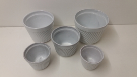 Set bloempotten wit ribbel nummer 2045 Erica / Set planters white rib number 2045 Erica