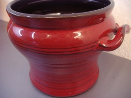 Speck Rood met oortjes 11 x 12 cm. / Red with handles 4.3 x 4.7 inch.