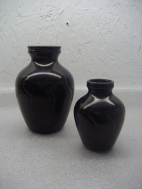 Set vaasjes met krul 15 en 10 cm. Erica / Set vases with a curl 5.9 and 3.9" Erica