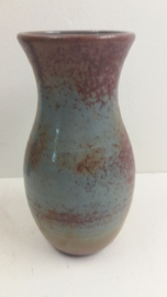 Mooie grote vaas in diverse kleuen van DOK / Nice large vase colored by DOK.