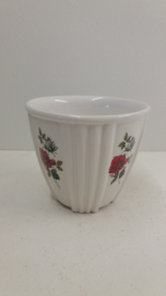 2 witte bloempotjes met roosjes nr. 2 / 2 white planters with roses nr. 2