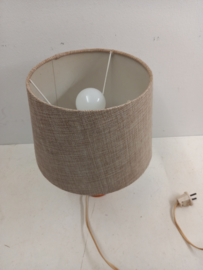 Oranje tafellamp met stoffen kap / Orange table lamp with fabric shade