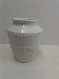 Witte vaas Germany nr. 2226 / White vase Germany nr. 2226