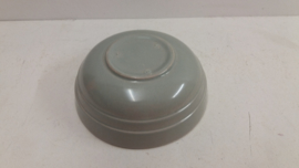 Plantschaal in grijs gemerkt Adco 7 x 18 cm. / Planting bowl in gray marked 2.75 x 7.08 inchAdco