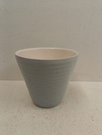 Bloempot grijs lijntjes 10 cm. / Planter in gray with lines 3.91 inch.