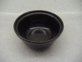 Zwart schaaltje genummerd 1  Erica / Black bowl numberd 1 Erica
