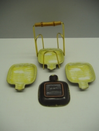 set asbakjes nummer 301 / set ashtrays number 301