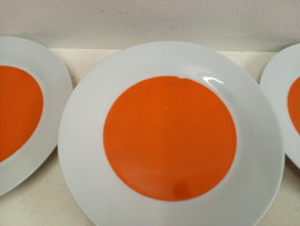 Mooie set borden wit met oranje 6 x /  Nice set of plates white with orange 6 x