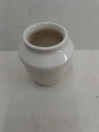 Witte vaas Germany nr. 2226 / White vase Germany nr. 2226