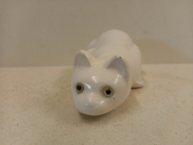 Mooi keramiek wit poesje 18 cm. / Beautiful ceramic white cat 7.08 inch.