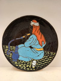 Bord met man met blauwe fluit 23 cm. / Plate with man with blue whistle 23 cm.