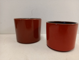 Set rode bloempotten in nummer 2119 / Set red planters in number 2119