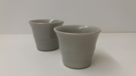 Bloempotje in grijs  2111 gemerkt A  / Planter in gray 2111 marked A