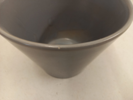 Bloempot grijs gemerkt 000 / Planter in gray marked 000