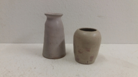 J vaasje in grijs 6.5 cm. / Little J vase in gray 2.55 inch