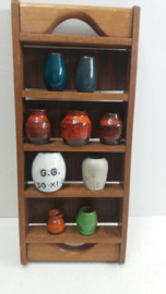 Kleine vaasje  in groen gemerkt JH 4 cm. / Small vase in green marked JH  1.57 inch.