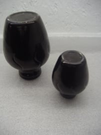 Set vaasjes met krul 15 en 10 cm. Erica / Set vases with a curl 5.9 and 3.9" Erica