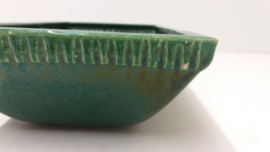 Een plantschaal in groen. / Planter in green.