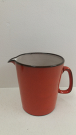 Set Oranje kan met 6 bekers  / Set orange jug with 6 cups