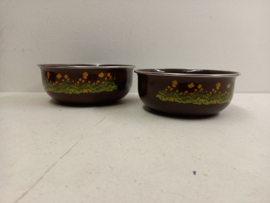 Bruine schalen met bloemdecor van Brabantia / 2 brown bowls with floral decor from Brabantia