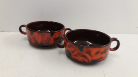 Bruine soepkommen met oranje  /  Brown soup bowls with orange