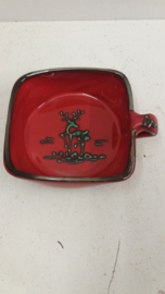 Rood schaaltje met een hertje / Red dish with a deer