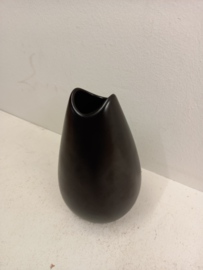 Zwarte Germany vaas nummer 095-2 / Black Geramnay vase number 095-2