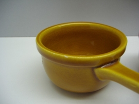 Sauskommetje in bruin met handvatje / Sauce bowl in brown with handle