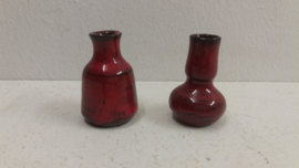 Kleine vaasje  in groen gemerkt JH 4 cm. / Small vase in green marked JH  1.57 inch.