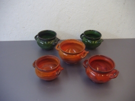 Speck set bloempotjes met oortjes . / set little planters with handles .