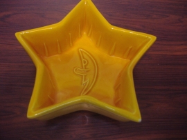 Gele puddingvorm stermodel 15 cm. / Yellow pudding mold star model 5.9"