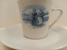 Bavaria kop en schotel met strand afbeelding / Bavaria cup and saucer with beach image