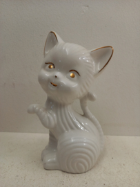 Mooi keramiek wit poesje 19 cm. / Beautiful ceramic white cat 7.48 inch.