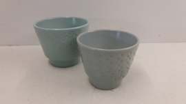 2 Mooie bloempotten in nummer 2117 / 2 Nice planters in number 2117