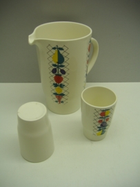 Villeroy en Boch kan met 6 bekers / Villeroy en Boch jug with 6 mugs