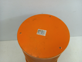 Oranje prullenbak metaal 34,5 cm. / Orange trash can metal 34.5 cm.