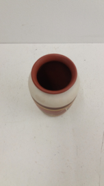 Sawa? klein vaasje in bruin met witte lijnen / Sawa? little vase in brown with white lines
