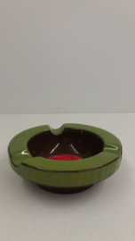 Set asbakken met rode binnenkant / set ashtrays with red inside