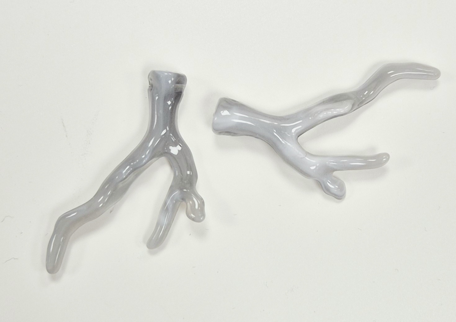 Acryl hanger koraal grijs