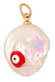 Zoetwaterparel hanger evil eye rood roze wit naturel