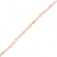 Schelp kraal roze licht ovaal 5 mm 28 stuks