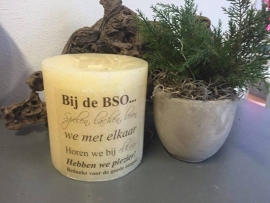 Creme kaars met tekst Bij de BSO