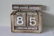 Kalender blok met verwisselbare teksten naturel hout