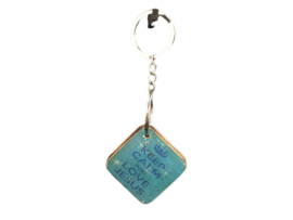 Sleutelhanger met tekst: Keep calm and love Jesus