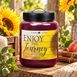 Caramel Applewood ( Label Enjoy the Journey) Geurkaars Goose Creek Artwork Candle 150 Branduren