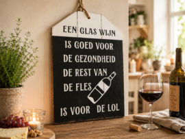 Houten tekstbord met wijnquote voor de échte levensgenieter-30x19 cm