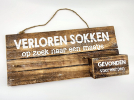 Tekstbord Verloren sokken  Bord met bakje natural